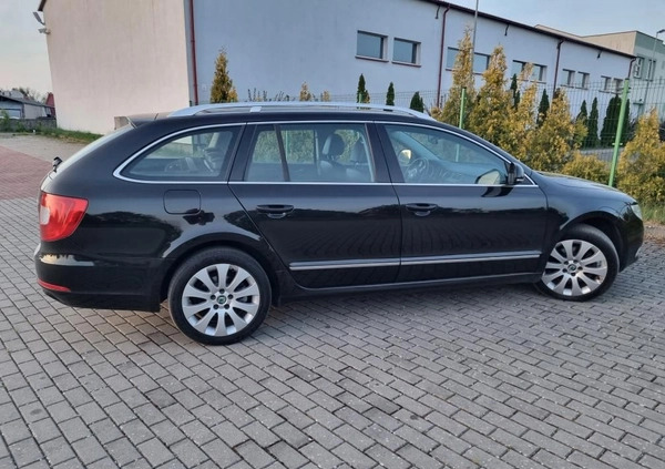 Skoda Superb cena 37900 przebieg: 299251, rok produkcji 2012 z Czarne małe 596